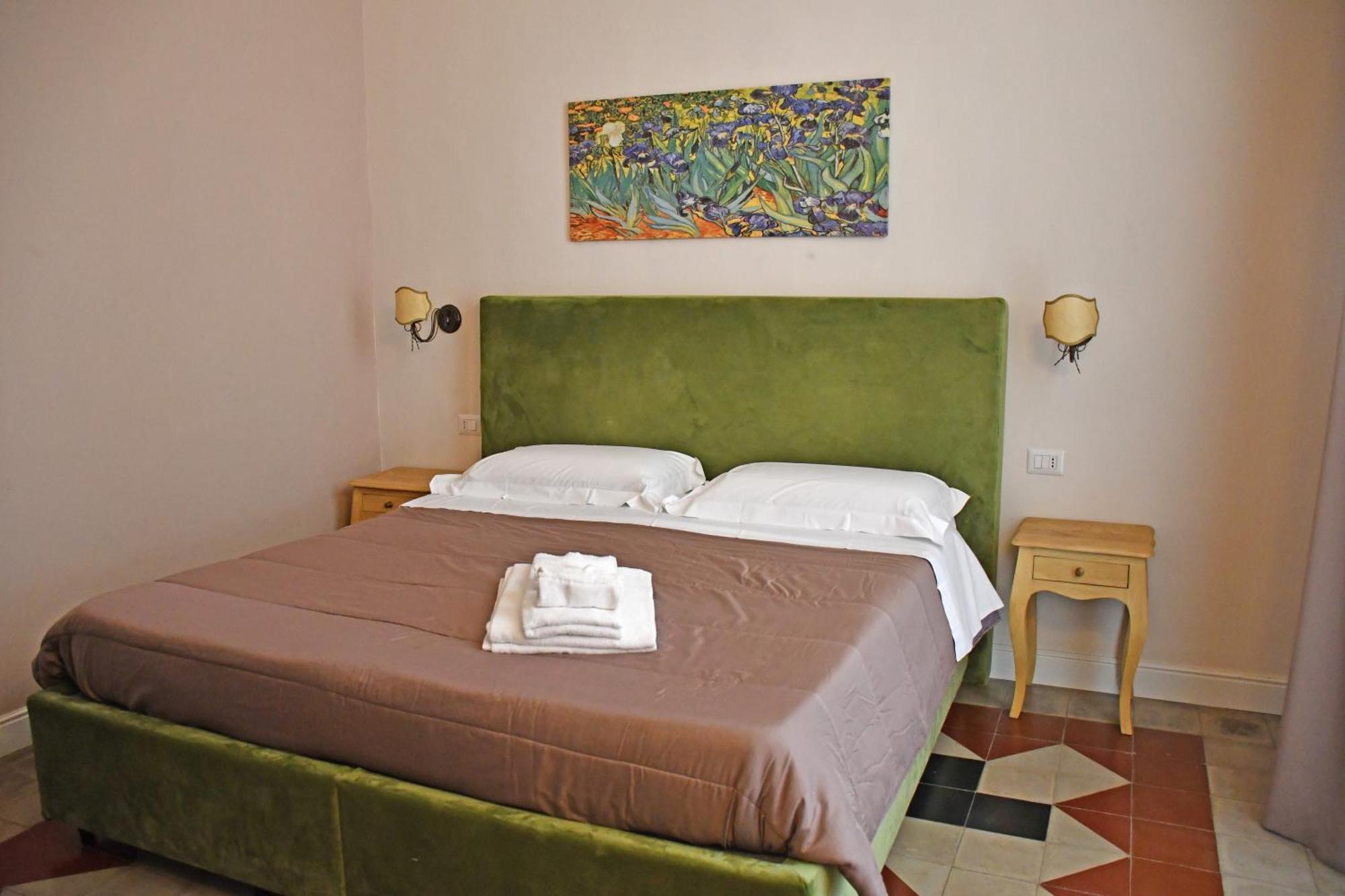 B&B Romeo Luxury Rooms CTA Exterior foto